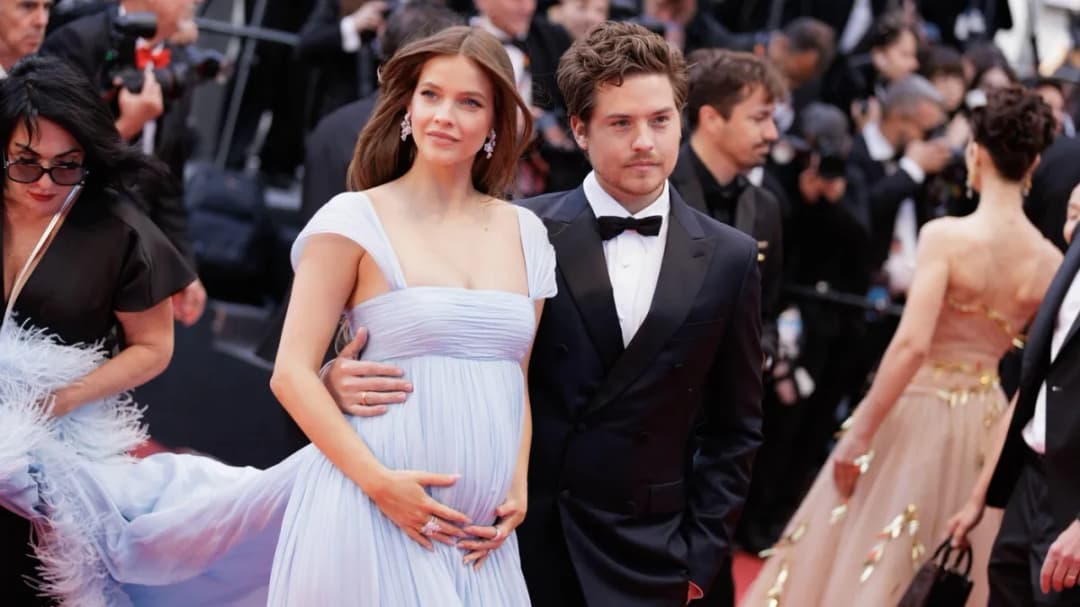 Slika uz članak: Barbara Palvin i Dylan Sprouse postali roditelji: Prva fotografija kćerkice osvojila internet