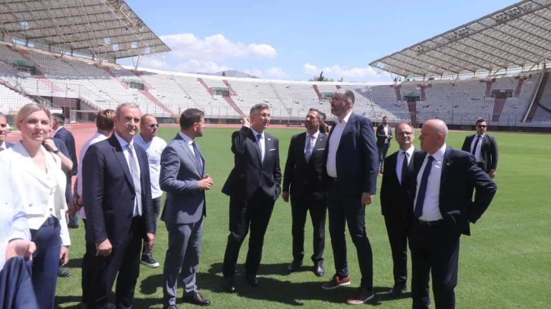 Slika uz članak: Premijer Plenković stigao je u Split i razočarao Torcidu i Hajduk