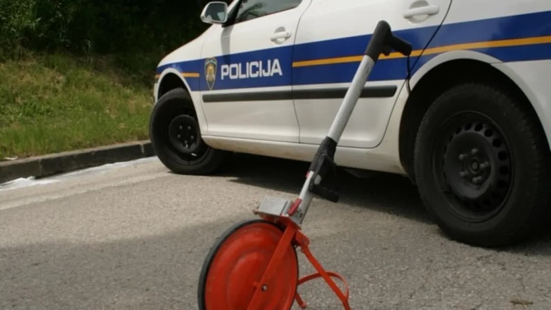 Slika uz članak: Motociklist stradao kod Kutine: Sletio s ceste, udario u ogradu i poginuo na mjestu