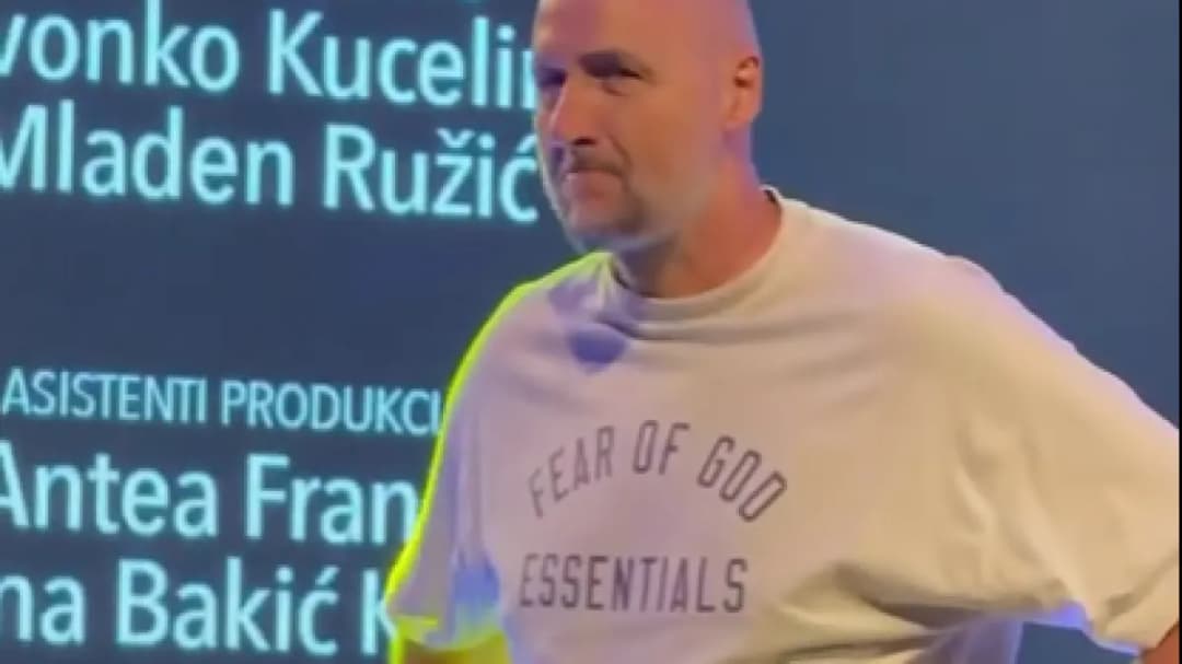 Slika uz članak: Dino Rađa nije mogao zadržati suze! Legendarni košarkaš rasplakao se na projekciji filma o sebi