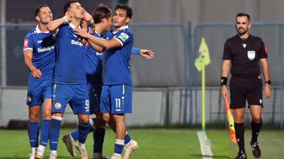 Slika uz članak: Nestorovski nakon dva gola Rijeci napravio ludnicu u svlačionici: Pogledajte ples na stolu