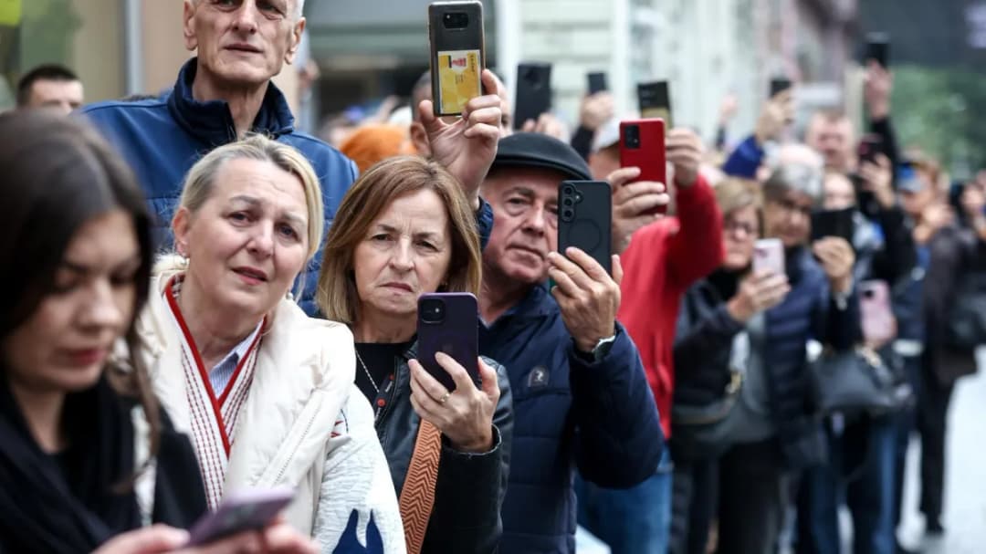 Slika uz članak: Sarajevo je prije godinu dana bilo zavijeno u crno: Ovako je izgledao posljednji ispraćaj Halida