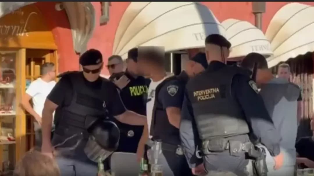 Slika uz članak: Bokseri, noževi, kamenje i sprejevi: Što se to spremalo u Splitu? Deseci završili iza rešetaka