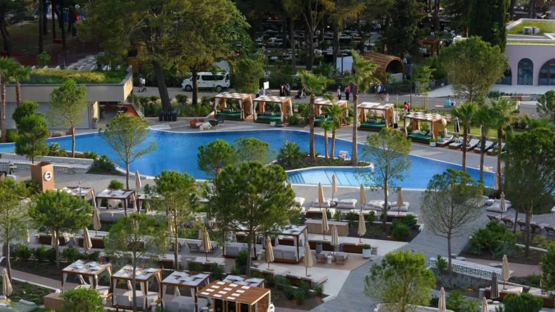 Slika uz članak: Jak miris ispraznio hotel, pomoć zatražila 21 osoba: Sumnja se na kemijsku reakciju