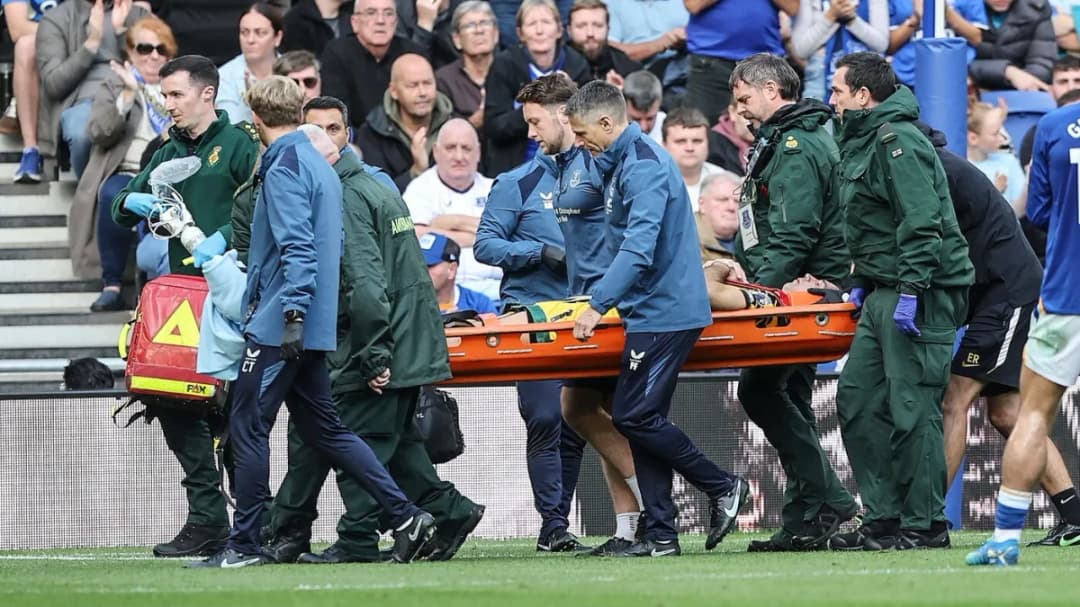 Slika uz članak: Vratar Chelsea prebačen u bolnicu nakon teškog udarca u glavu