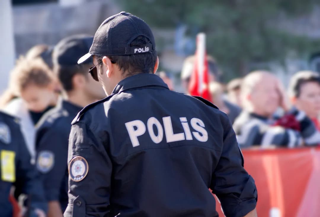 Slika uz članak: VIDEO Policija upala u oporbenu televiziju, prekinut program uživo: Vlasniku prijeti uhićenje