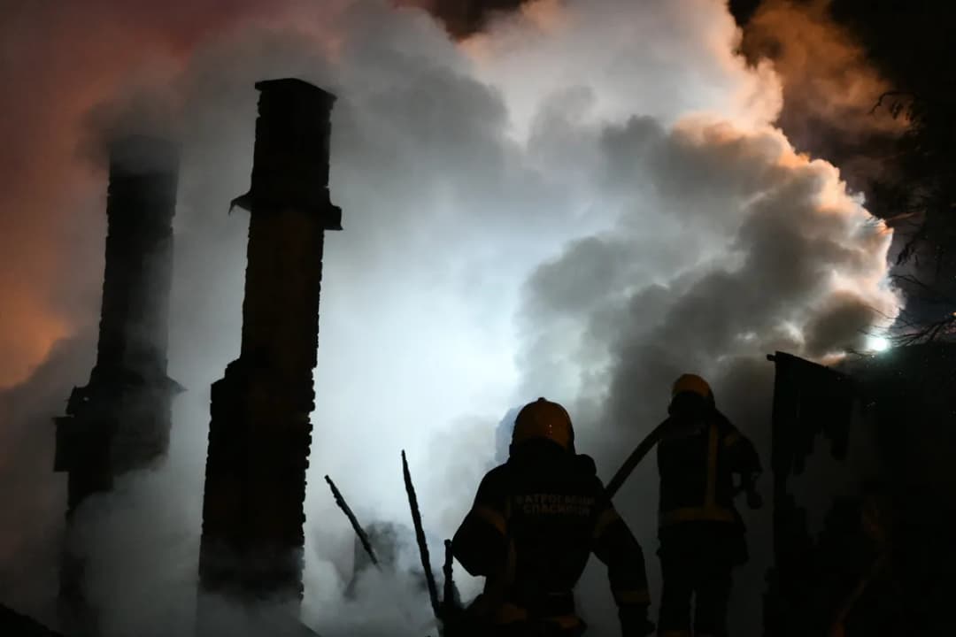 Slika uz članak: Štićenici staračkog doma u Lukavcu u teškom stanju nakon požara, ljekari im se bore za život