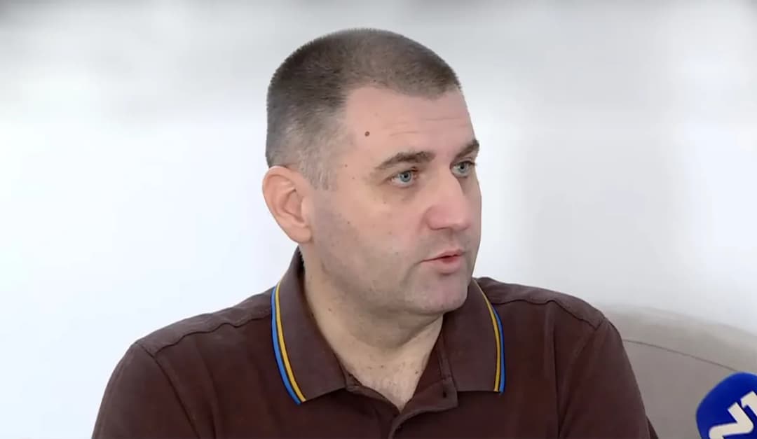 Slika uz članak: Hapšenje, pretres, oduzimanje telefona zbog snimka nečega što se desilo: Režim opet targetira Novicu Antića