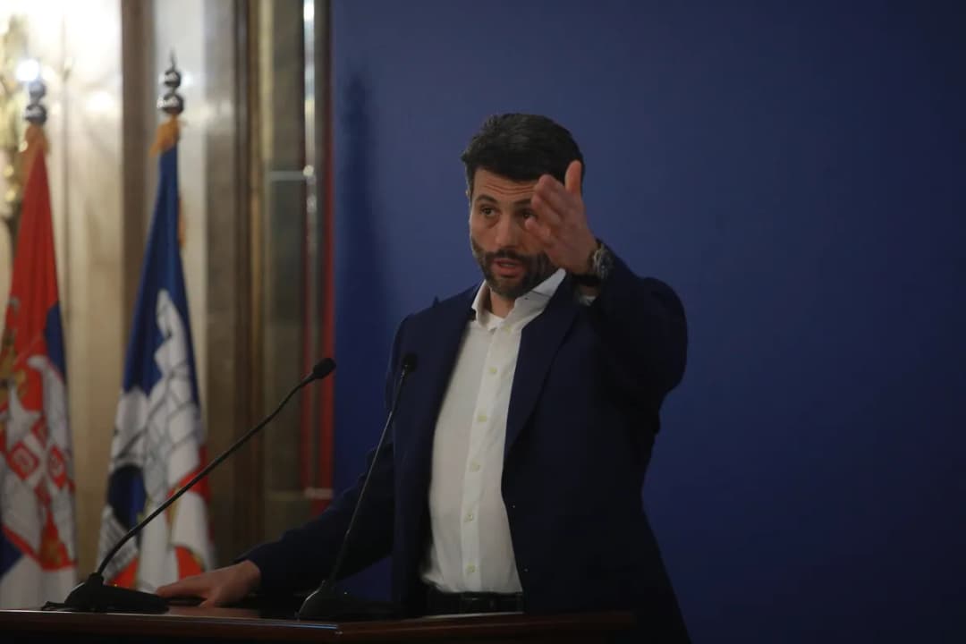 Slika uz članak: Oglasili se Studenti u blokadi o napadu Šapića na odbornicu Kreni-promeni: "Zaštita žena nije kampanjski slogan"