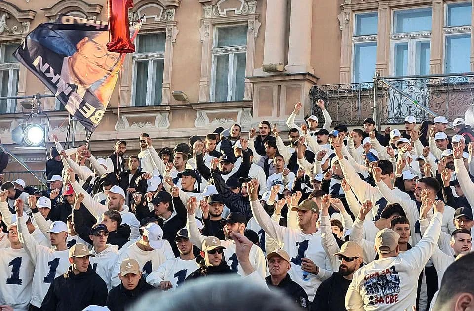 Slika uz članak: "Planiraju incidente u Novom Sadu za koje bi da okrive Studentsku listu i građane": Važan apel Novosađanima da ostanu mirni tokom mitinga SNS