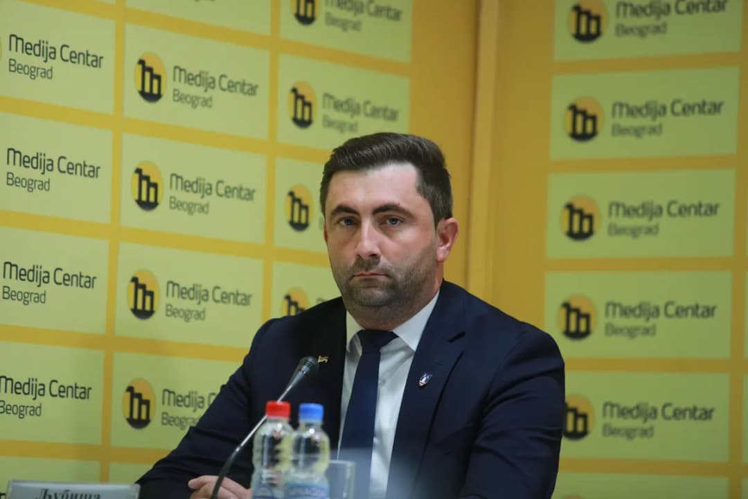Slika uz članak: (VIDEO) Ako vam je dobro, onda ništa: Blanuša otišao na posao BICIKLOM, a građanima i opozicionarima poslao intrigantne poruke