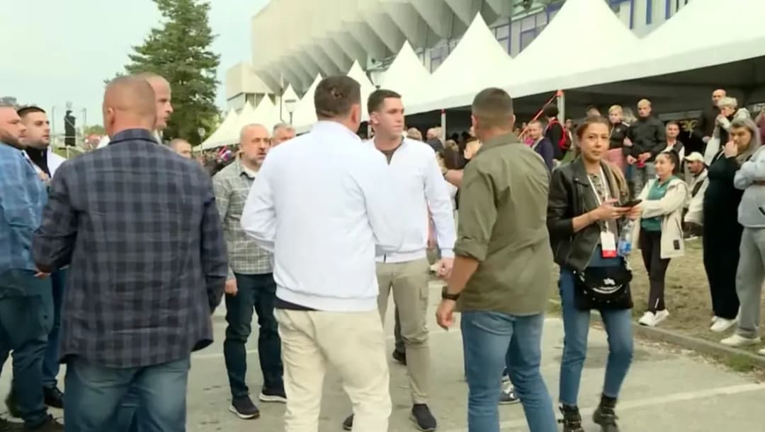 Slika uz članak: I Milan Radoičić na mitingu SNS-a u Kragujevcu FOTO VIDEO
