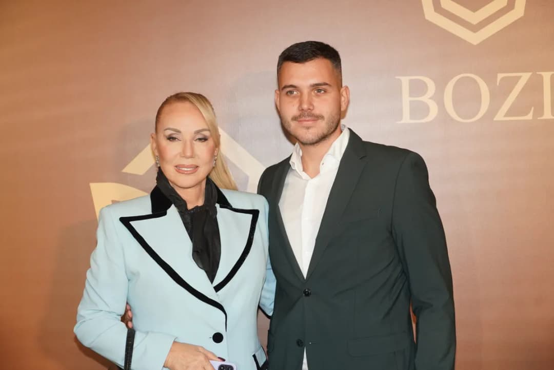 Slika uz članak: Lepa Brena napravila veliku promenu u svom timu, veliku ulogu u svemu igra njen sin: "Vratio me na mesto koje mi pripada"