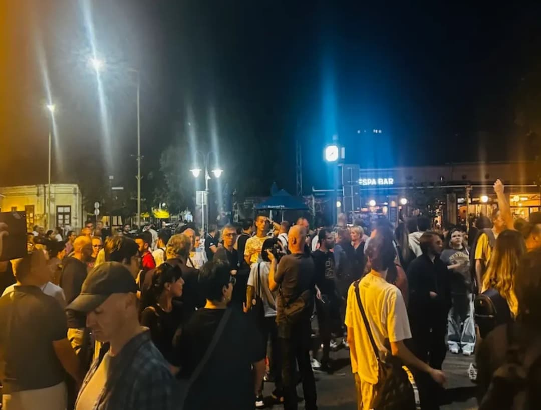 Slika uz članak: Završen protest u Nišu: "Imamo potrebne potpise, naša lista će biti predata. Ovo je borba za svakog građanina Niša koji želi da stane iza naše liste"