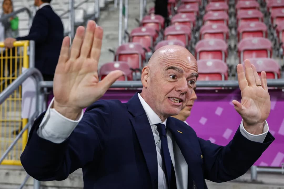 Slika uz članak: Veliki rival Srbije povukao podršku Infantinu pred izbore