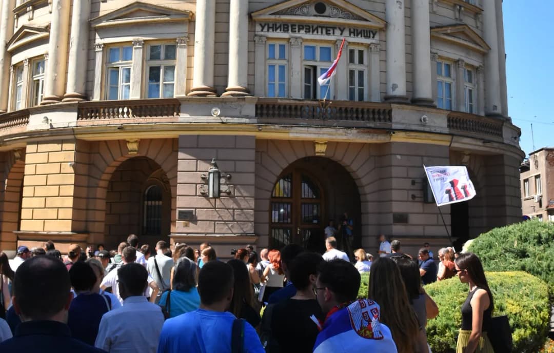 Slika uz članak: Akademski plenum: Vučić i SNS pokušavaju da kampanju studenata pretvore u sukobe i nasilje