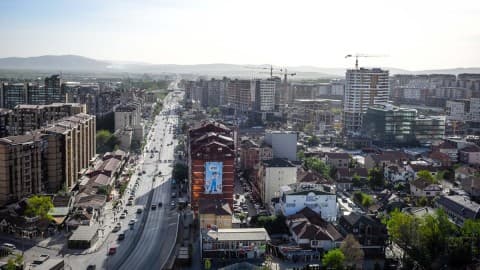 Slika uz članak: Situacija ispred Skupštine Kosova smirena nakon sukoba, 12 osoba tražilo medicinsku pomoć