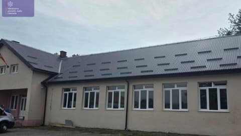 Slika uz članak: Završen novi krov na područnom odjeljenju u Kominima