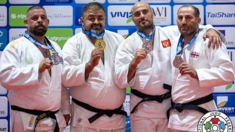 Slika uz članak: Zoran Novaković osvojio bronzanu medalju na SP u Sarajevu