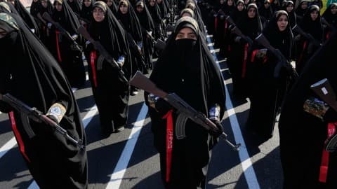 Slika uz članak: Tramp razmatra jače udare na Iran; Teheran prijeti razornim odgovorom