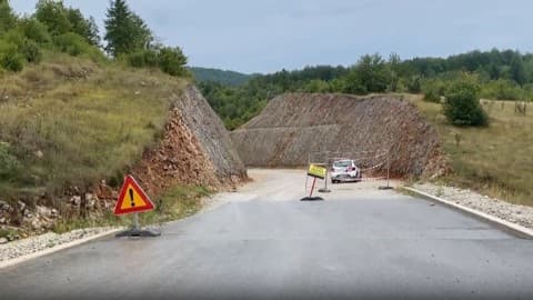 Slika uz članak: Na više putnih pravaca obustave i izmijenjen režim saobraćaja zbog radova