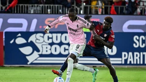 Slika uz članak: Kolo Muani pogodio za bod, pa zatresao prečku: Juventus remizirao sa Kaljarijem