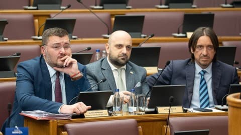 Slika uz članak: Usvojene izmjene Ustava koje se odnose na ukidanje imuniteta članovima Vlade
