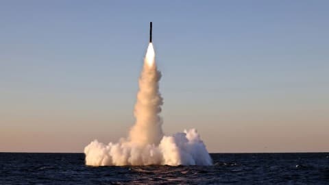 Slika uz članak: Sjeverna Koreja testirala rakete lansirane iz podvodnog okruženja