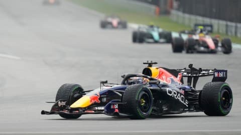 Slika uz članak: Ferstapen slavio u ludnici u Maleziji, Hamilton heroj dana