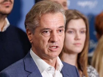 Slika uz članak: Nov referendumski avtogol Roberta Goloba