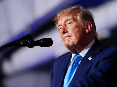 Slika uz članak: Trump potrdil umik ameriških bombnikov iz britanske baze zaradi groženj