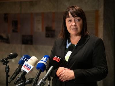 Slika uz članak: Policijska preiskava pri nekdanji poslanki SDS: eno sadiko konoplje je imel njen bolni mož