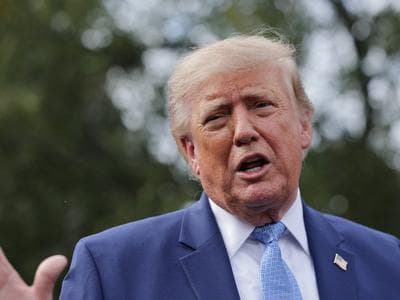 Slika uz članak: Ameriško vrhovno sodišče Trumpovi vladi začasno dovolilo deportacije priseljencev v tretje države