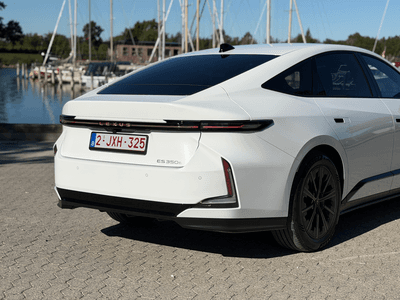 Slika uz članak: Prvi kilometri z novim lexusom ES: velik korak v novo smer, to ni več tipični lexus