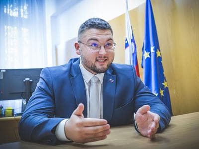 Slika uz članak: Andrej Poglajen: Pozdravljam odločitev gospoda Mijiča, da zapusti državni zbor #video