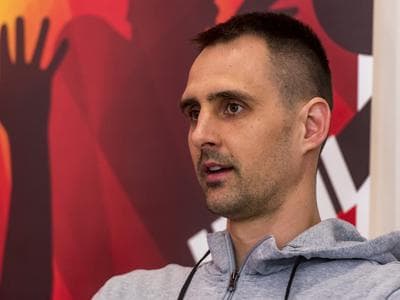 Slika uz članak: Domen Lorbek potiho odšel iz košarke, zdaj stopa po očetovih stopinjah