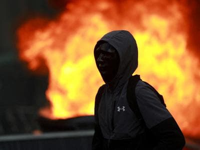 Slika uz članak: Množične proteste po Franciji zaznamovalo nasilje in spopadi s policijo