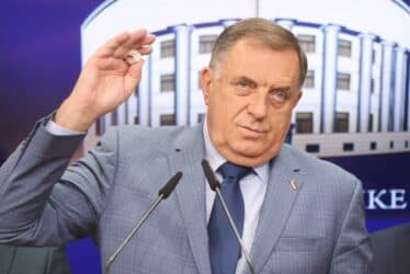 Slika uz članak: “TRIJAŽA ZAPOSLENIH” Dodik najavio čistku u javnom sektoru, ali OVA pitanja ostaju bez odgovora