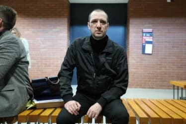 Slika uz članak: Zoran Marjanović u ilegali nakon prebijanja: Evo šta za to vreme radi njegova 20 godina mlađa devojka