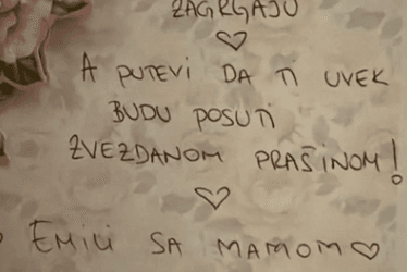 Slika uz članak: (FOTO) Edita pokazala kako je izgledao poseban dan male Zoie: Pjevačica krstila nasljednicu, pa joj se obratila emotivnim riječima