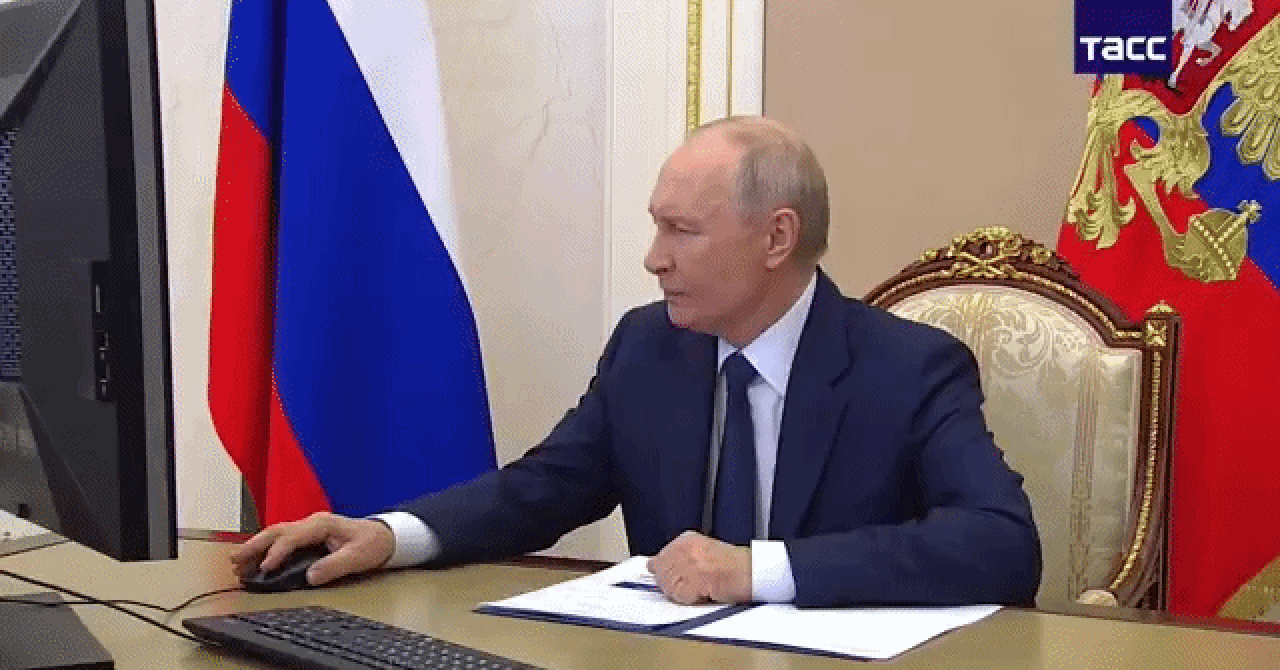 Slika uz članak: Putin glasao preko interneta, snimka je odmah postala hit! Krenulo ruganje, a onda je netko uočio još jedan detalj