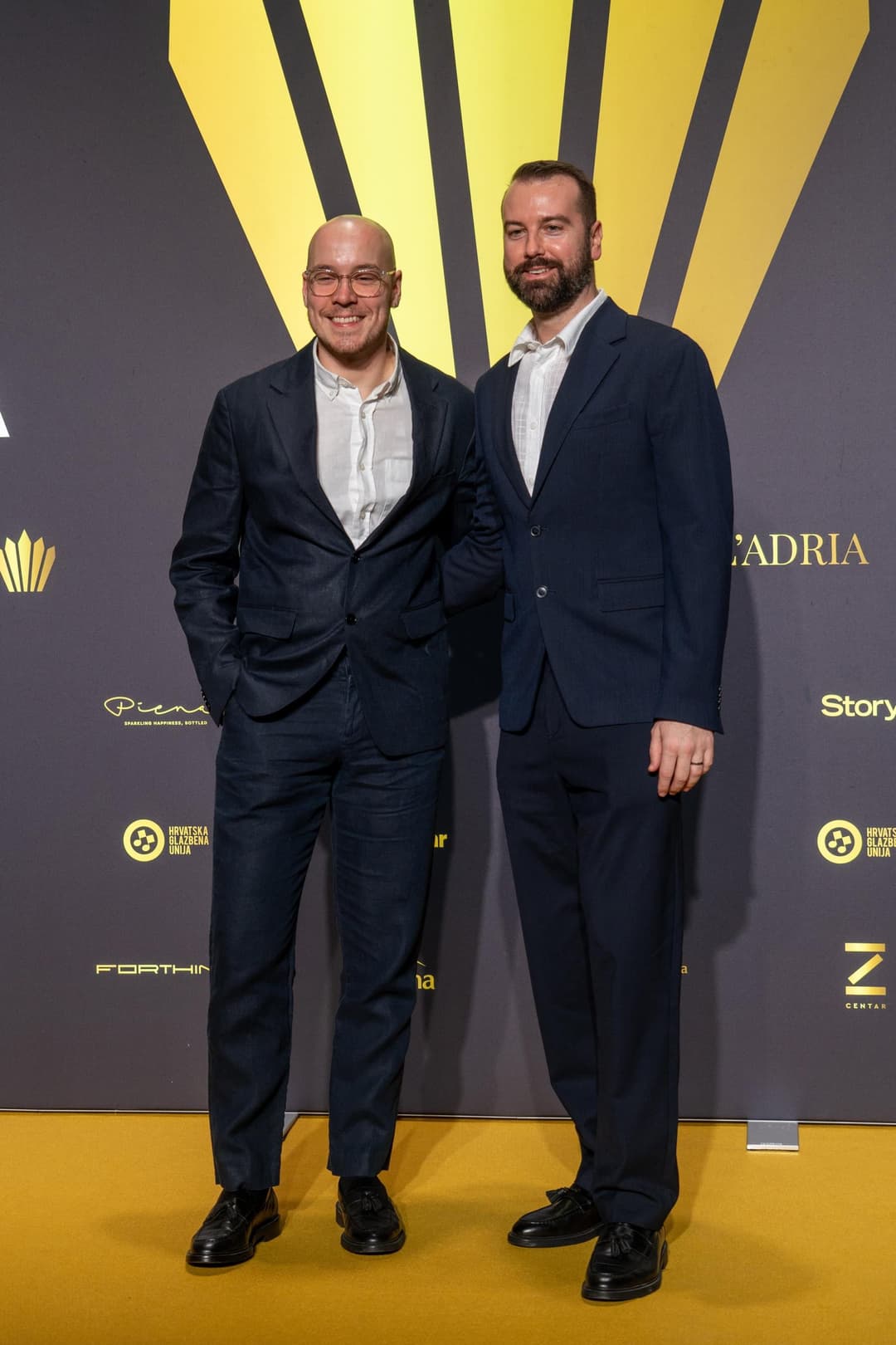 Slika uz članak: (FOTO) “Smiri me i pokaže kakav je frajer” Marko Vuletić i Bogoljub SLAVE 3 GODINE VEZE, ne kriju ljubav