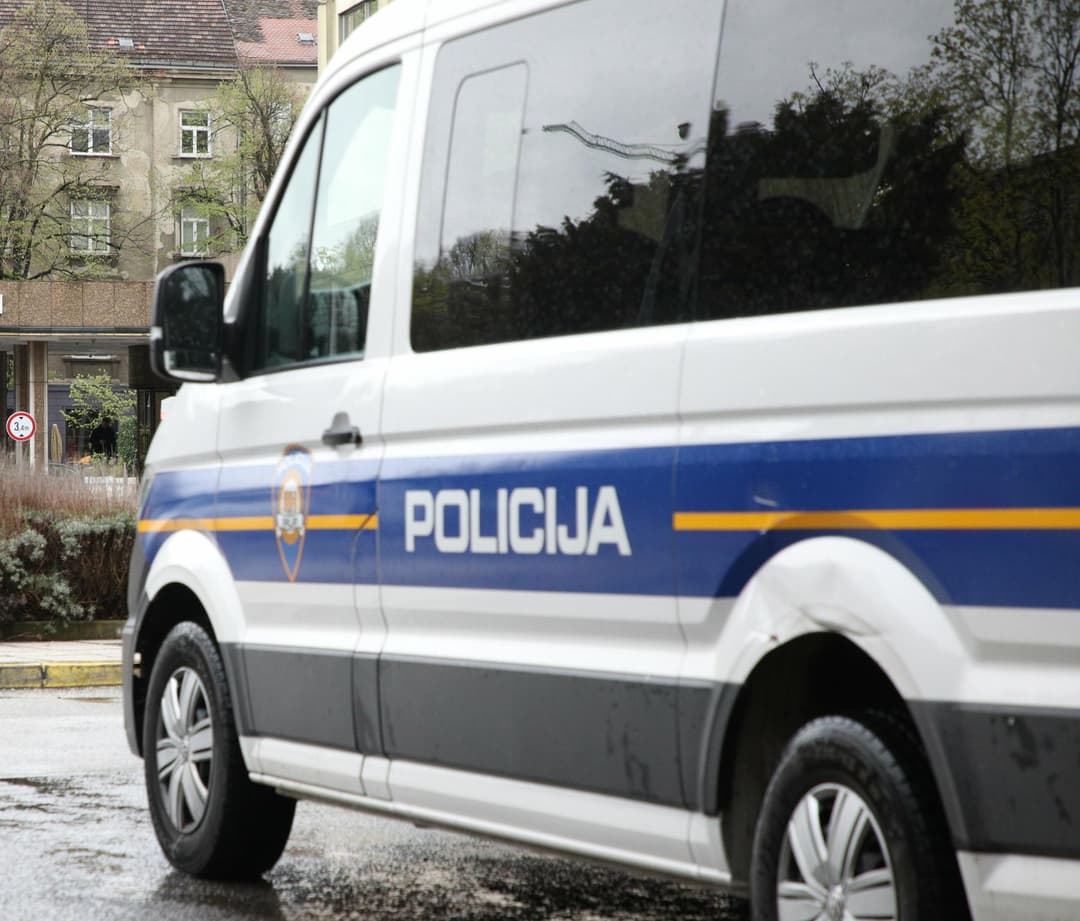 Slika uz članak: Akcija USKOK-a i policije protiv petorice: Slovenci i Ukrajinci pretvorili restoran u ilegalnu tvornicu cigareta!