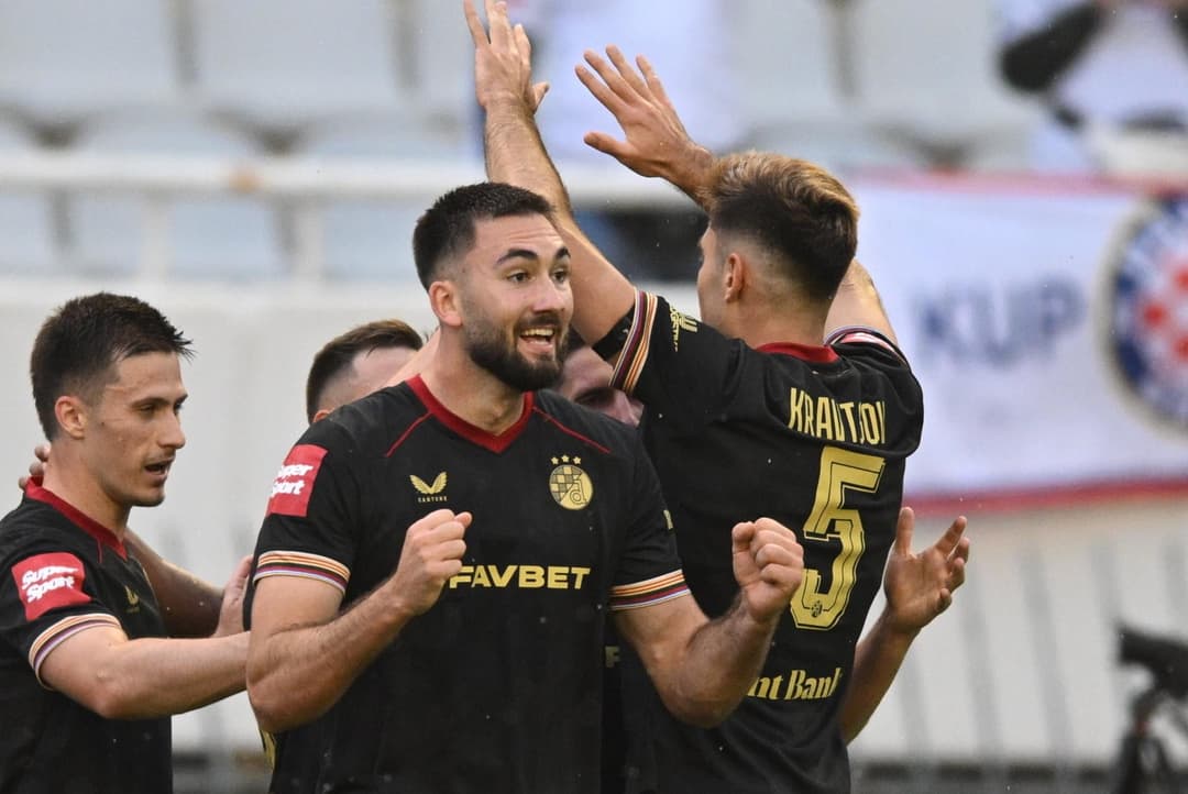 Slika uz članak: Derbi na Poljudu: Hajduk pobijedio Dinamo uz prekide, pljusak i stativu u nadoknadi