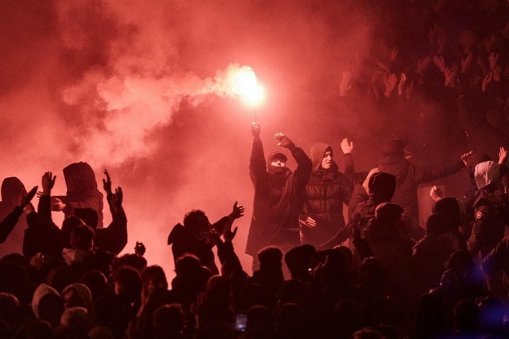 Slika uz članak: Ajaxov navijač tvrdi: "Okružilo nas je 20-ak muškaraca u Splitu, imali su fantomke"