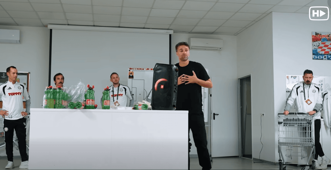 Slika uz članak: VIDEO Garcijin govor za pamćenje! Nakon Ajaxa se obratio igračima u svlačionici, pa je nastao delirij