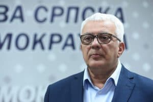 Slika uz članak: „Uteče, uteče“: Mandić nije dozvolio početak sednice o svojoj smeni