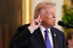 Slika uz članak: Mediji pobedili Trampa: Sud u Vašingtonu produžio dozvolu za CNN, MSNBC i Politiko u Beloj kući