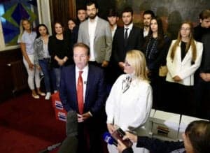 Slika uz članak: RIK traži proveru potpisa za Karićevu listu