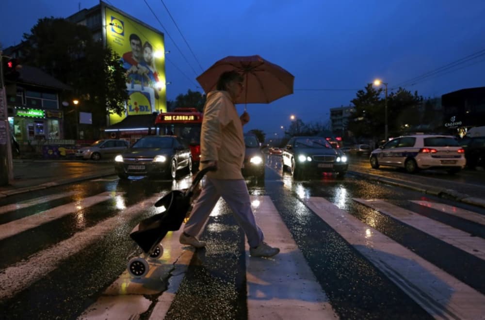 Slika uz članak: Hladni front prodire – temperatura naglo pada, pljuštaće kiša u ovim delovima zemlje; Od utorka šok promena